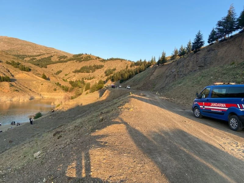 Afyonkarahisar’da piknik faciası: Amca, yeğen gölde boğuldu
