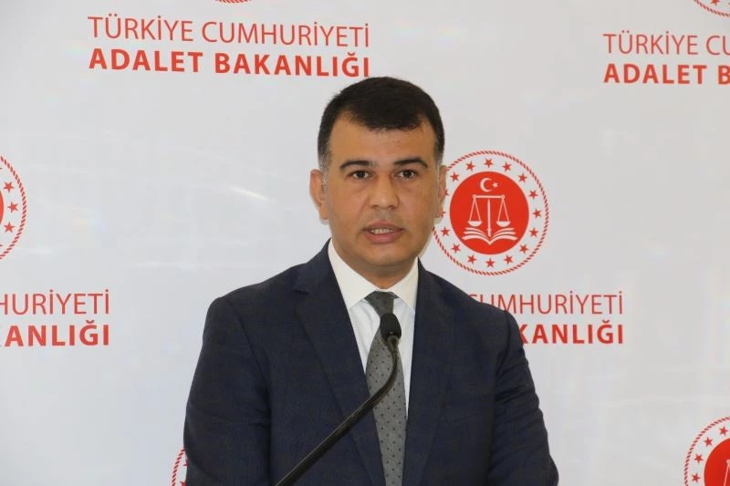 Adalet Bakanlığı Sözcüsü Çekin: “Adli görüşme odalarında alınan suç mağduru kadınların ifadeleri somut delildir”
