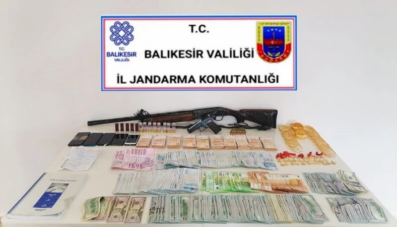 Sahte çek ve senetle hayvan sahiplerini 3 milyon lira dolandırdılar
