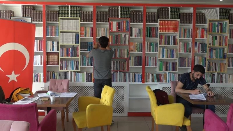 Kaymakam Mehmetbeyoğlu öğrencilerle buluştu
