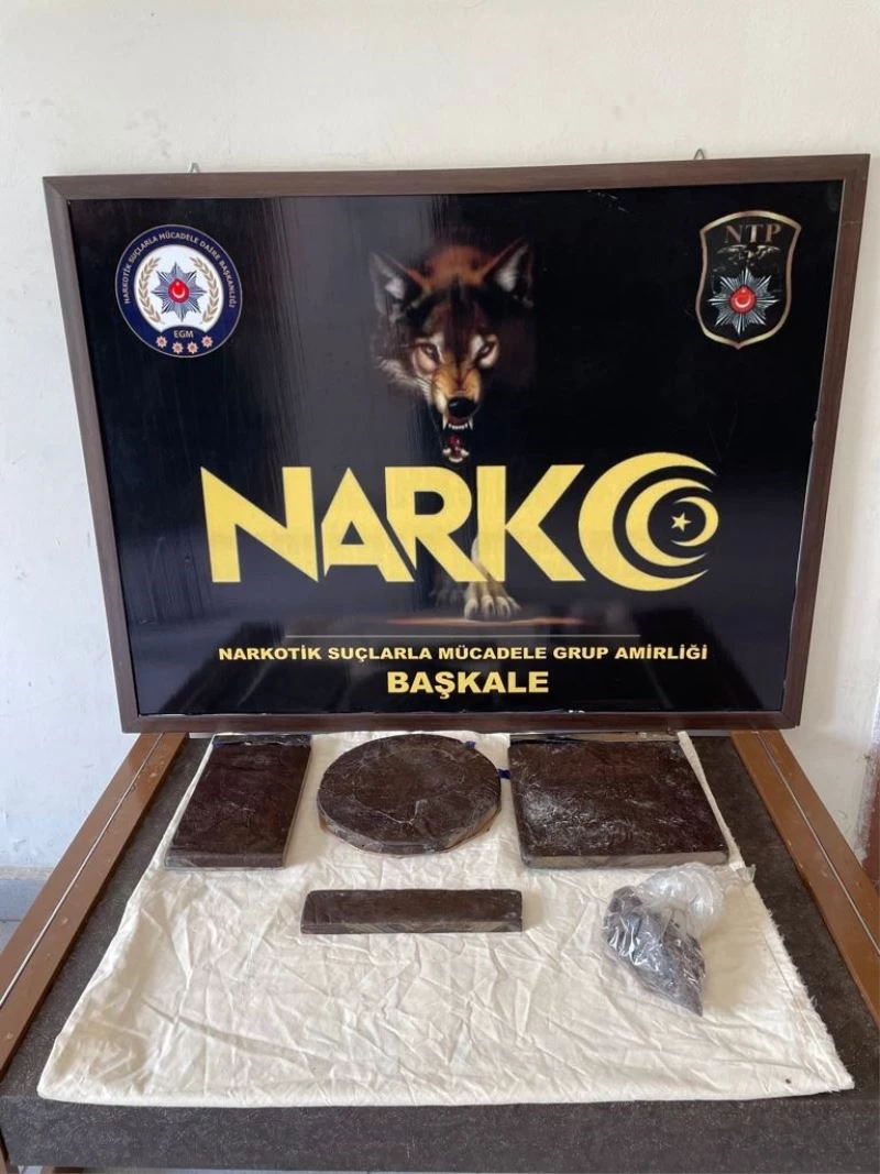 Başkale’de 4 kilo 90 gram afyon sakızı maddesi ele geçirildi
