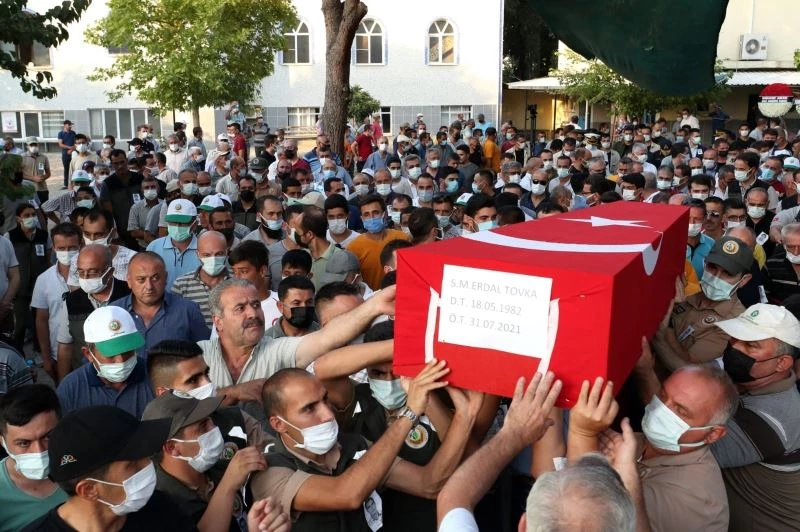 Yangın şehidine acı veda
