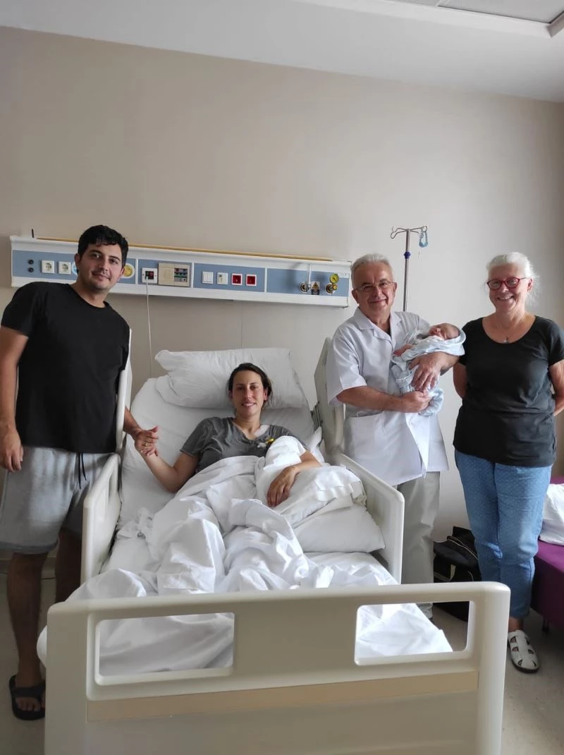 Dr. Behçet Uz’un torununun torunu dünyaya geldi
