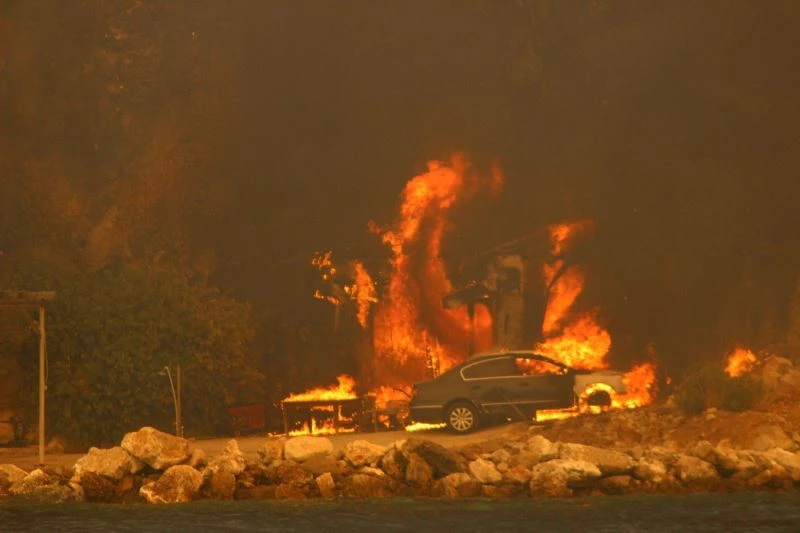 Alevler Çökertme koyuna dayandı
