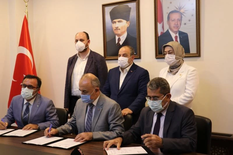 Bakan Varank üniversite-sanayi işbirliği protokolüne katıldı
