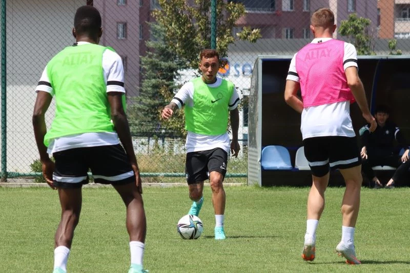 Martin Rodriguez Altay’da