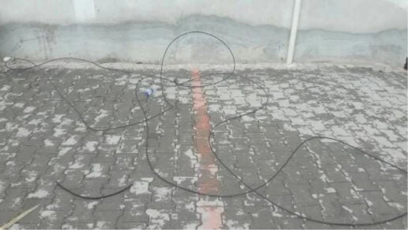 Hilvan’da yıldırımın düşme anı cep telefonu kamerasında
