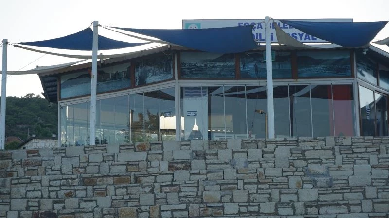 Foça Belediyesinin ruhsatsız işletmesi kapatıldı
