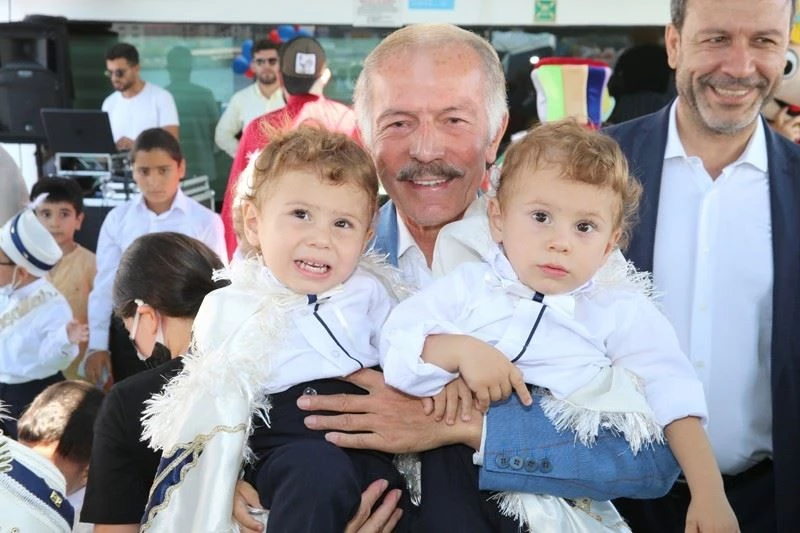 Bayrampaşalı çocuklar sünnet öncesi Boğaz turunda
