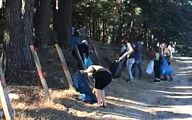 Kazdağları’nda yangına sebep olabilecek çöp bırakmadılar
