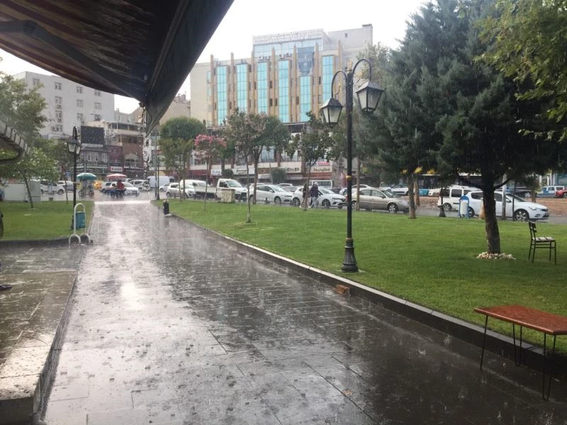 Sıcaklarla kavrulan Tekirdağ’da yağmur sevinci
