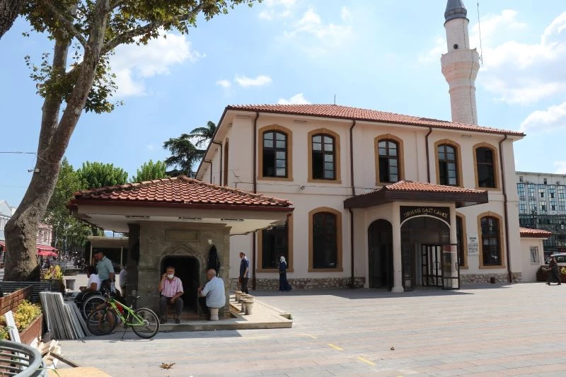 Tarihi şadırvanın mermer kaplanmasına mimarlar da sessiz kalmadı
