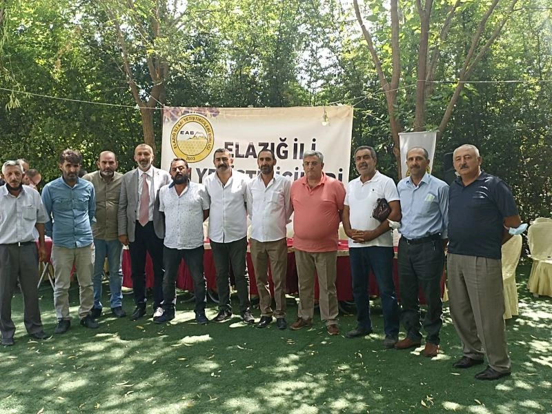 Elazığ Arı Yetiştiriciler Birliği Başkanı Canbay güven tazeledi
