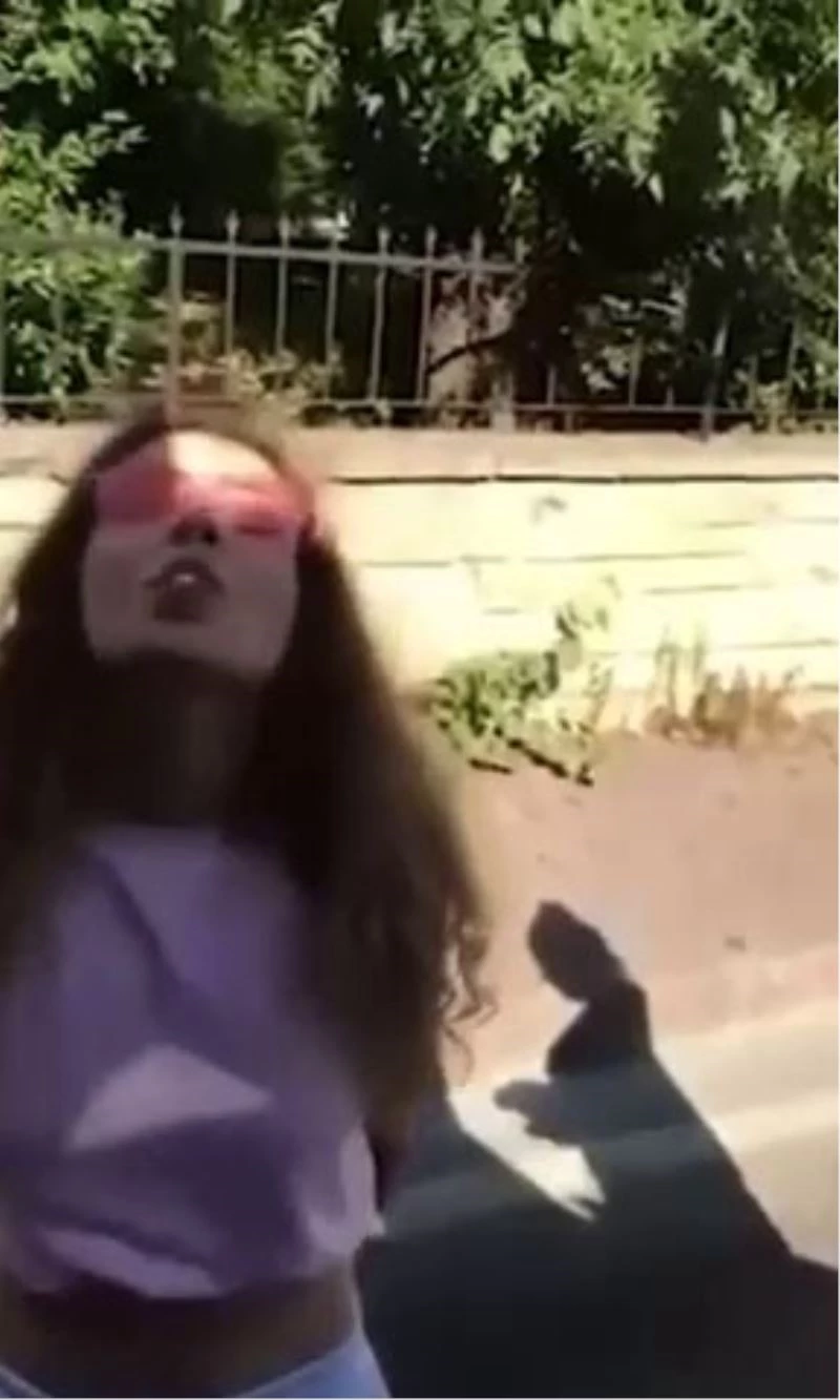 Şarkıcı Irmak Arıcı’nın tartıştığı sürücüye tükürdüğü anlar kamerada
