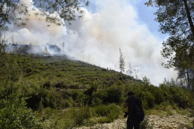 Milletvekili Uğur: “Yangın sönmezse gece görüşlü helikopter kullanılacak