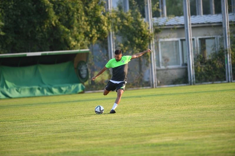 Bursaspor, Adanaspor maçı hazırlıklarına çift idmanla devam etti
