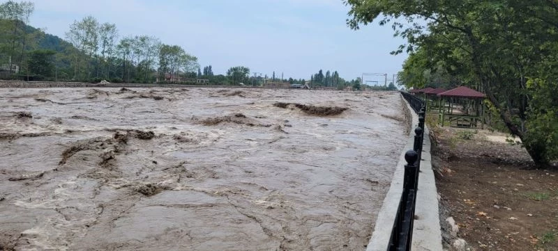 Selin vurduğu Cide ve Şenpazarı adeta göle döndü

