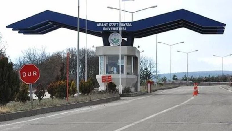 9 yıldır öğrencisi olmayan fakültede dekan ve personeline maaş ödediler
