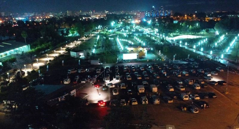 Arabada sinema keyfine yoğun ilgi
