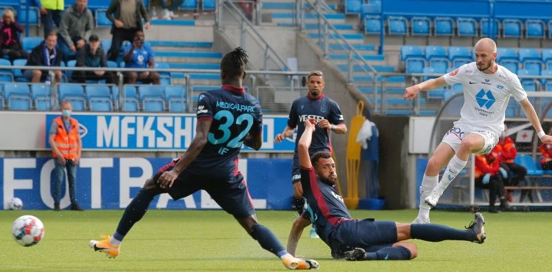 UEFA Konferans Ligi: Molde FK: 0 - Trabzonspor: 0 (İlk yarı)
