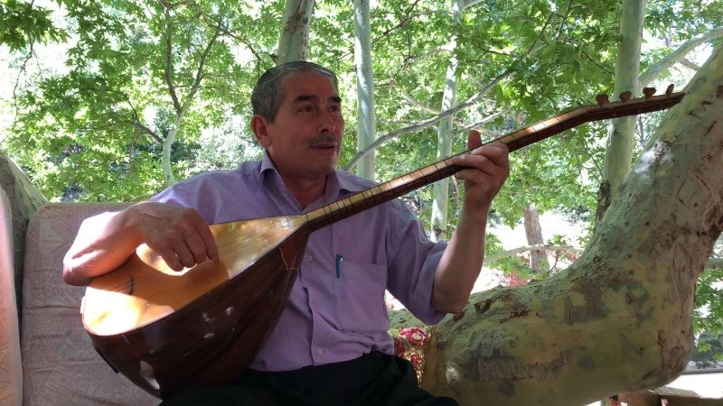 Halk ozanı Eyyübi Todil, okuma azmi ile gençlere örnek oluyor
