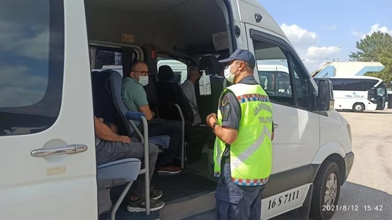 Bursa’da jandarma ekiplerinden şehirler arası otobüslere sıkı denetim
