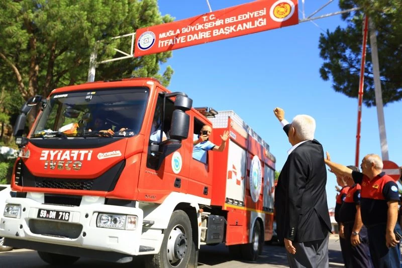 Alev savaşçıları alkışlarla uğurlandı
