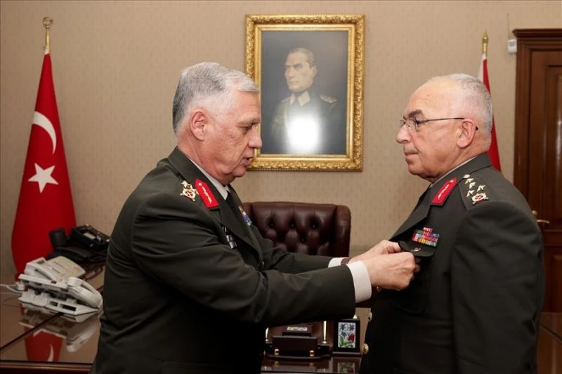 Kara Kuvvetleri Komutanlığında devir teslim töreni
