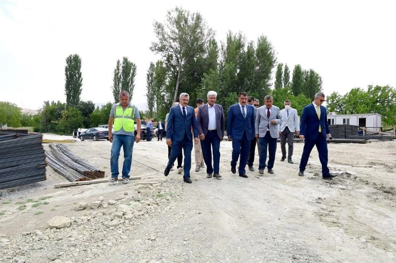 Başkan Gürkan, viyadük çalışmalarını inceledi
