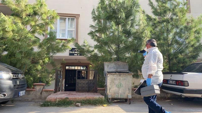 Silah sesine uyanan bina sakinlerine şok
