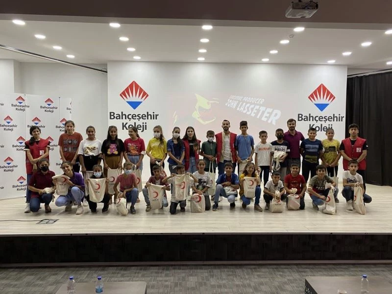 Silopi’de köy çocukları ilk defa sinemada buluştu
