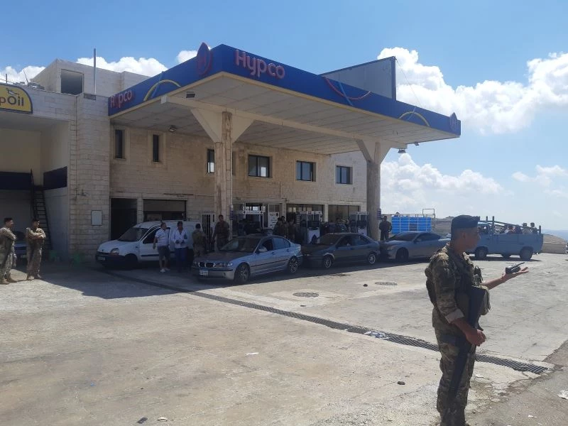 Lübnan ordusu ülkedeki akaryakıt istasyonlarına el koydu
