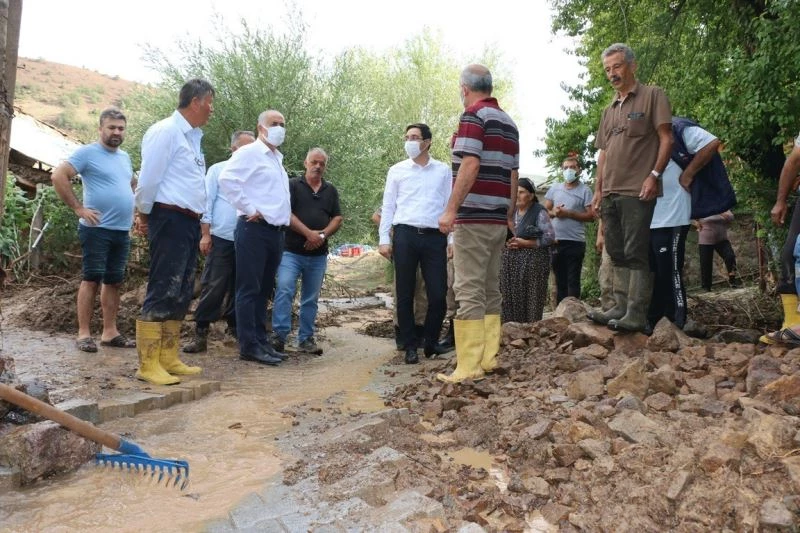 Hekimhan’da sel zarara yol açtı

