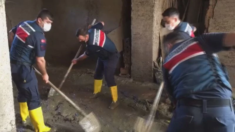 Selzedelerin en büyük destekçisi jandarma oldu
