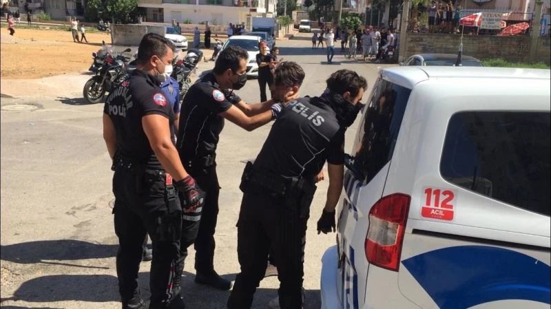 Husumetli aileler birbirine girdi, polis ayırmakta güçlük çekti
