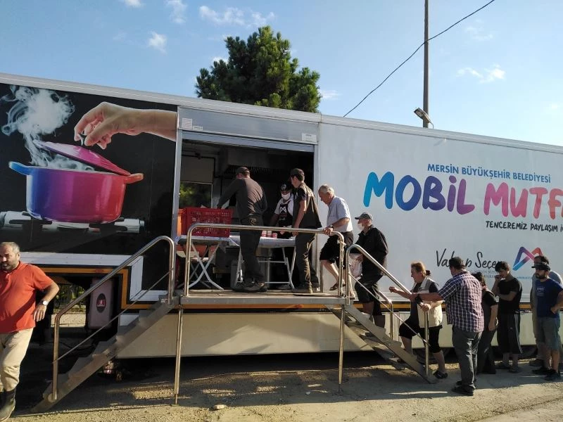 Mobil Mutfak Tırı selzedeler için hizmette
