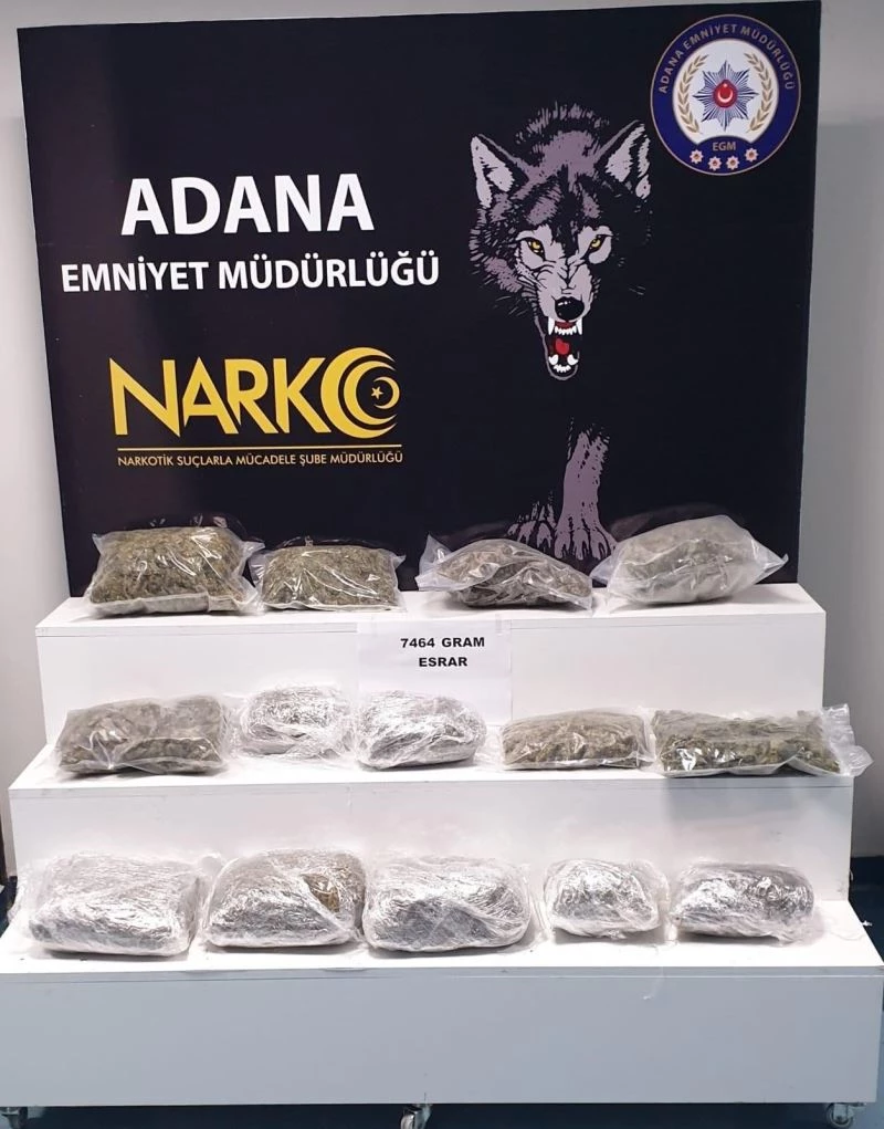 Adana’da 7 kilo 464 gram esrar ele geçirildi
