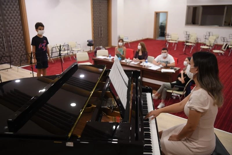 Konyaaltı Belediyesi Müzik Akademisi genç yetenekler arıyor
