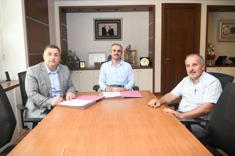 Kadrolu işçilerin toplu iş sözleşmesi imzalandı
