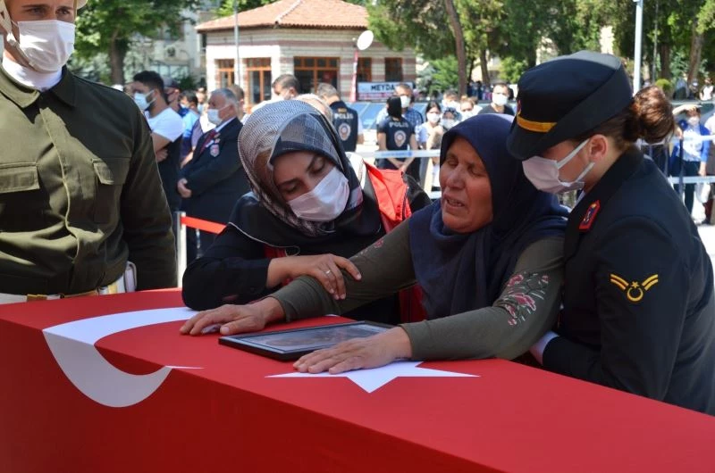 Kastamonu şehidini son yolculuğuna uğurladı
