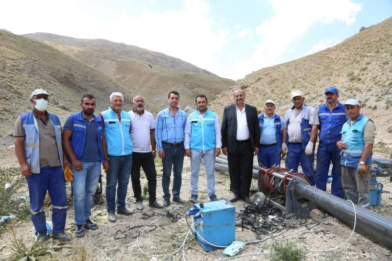 VASKİ Genel Müdürü Kaplan ve mahalle muhtarları İspiriz Dağı’nda devam eden çalışmaları inceledi
