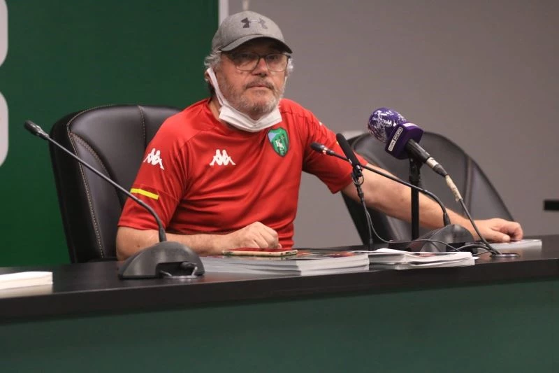 Mustafa Reşit Akçay’dan Kocaelispor taraftarı yorumu: Kazma da değil yani!
