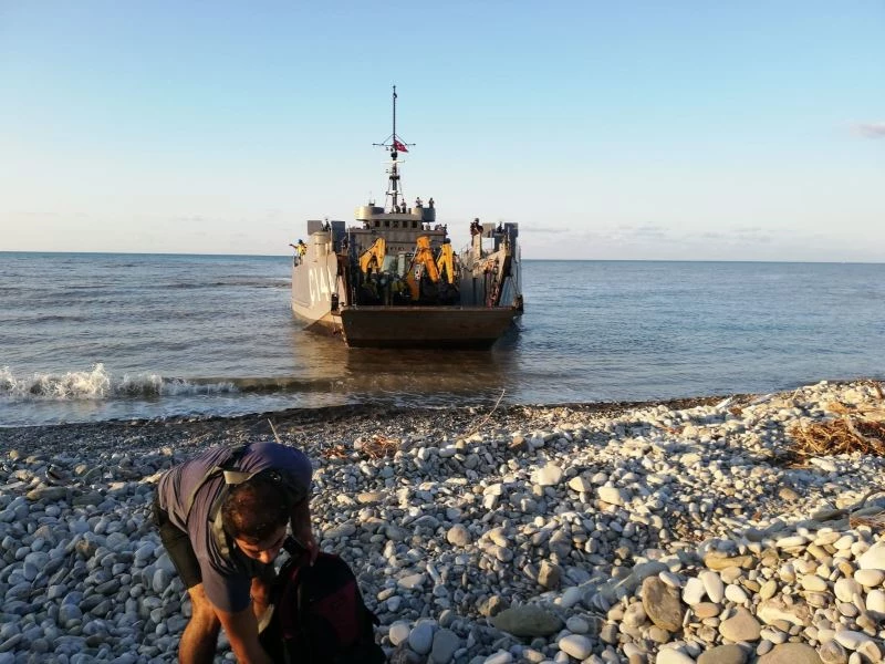 Donanma Türkeli’ye çıkarma yaptı
