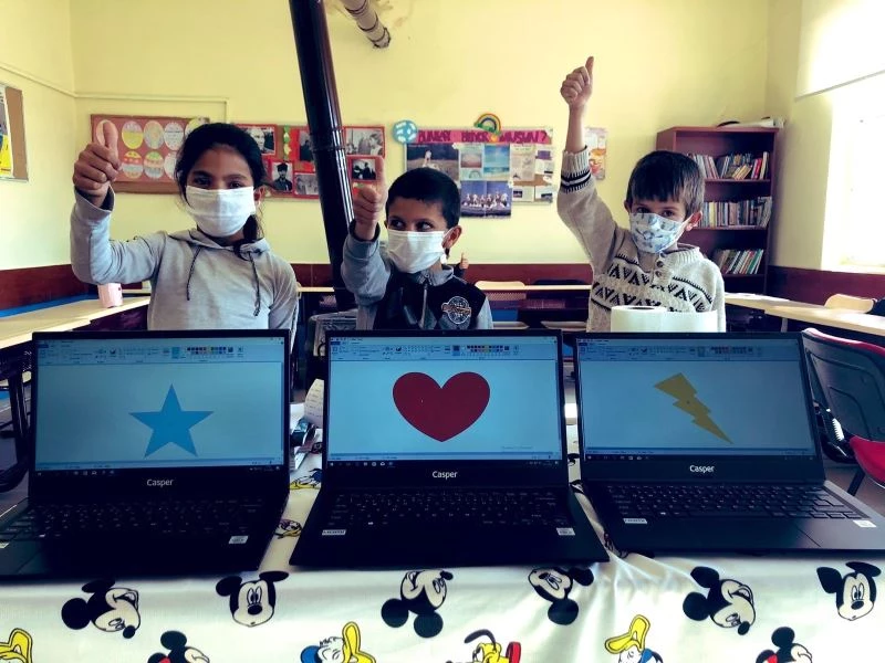 SEY Vakfı’nın 200 bursiyeri okula başlıyor
