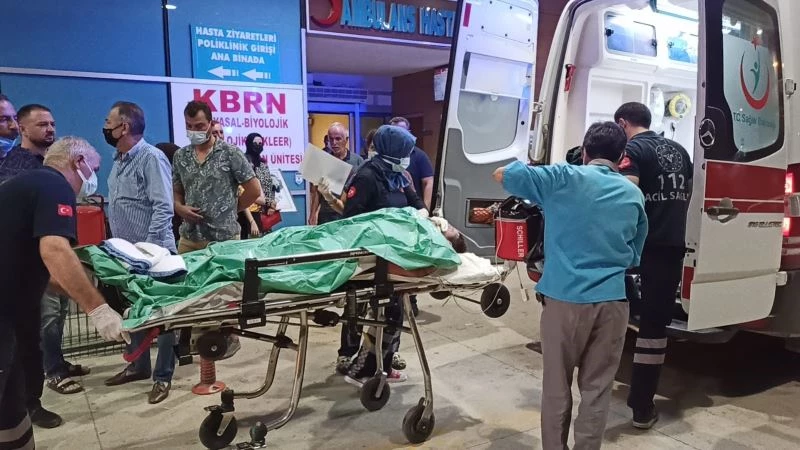 Uykuya daldı, hem kendini yaktı hem de evini
