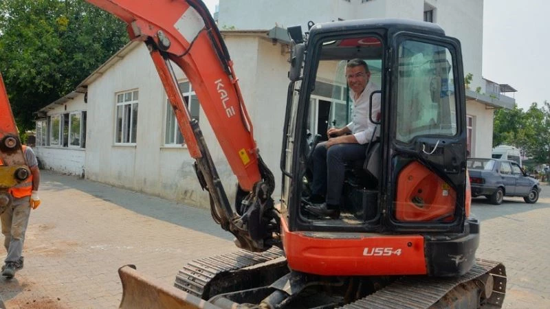 Dev projede ilk kepçeyi Başkan Güler vurdu
