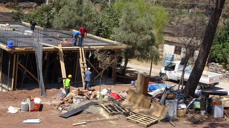 Orman yangınından etkilenen köylerde yaralar sarılıyor
