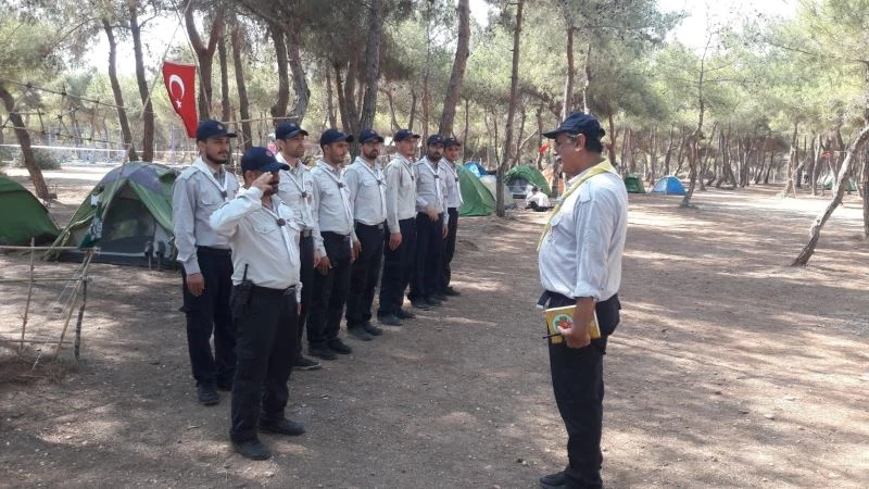 Adana’da izciler, liderlik eğitim kursuna alındı
