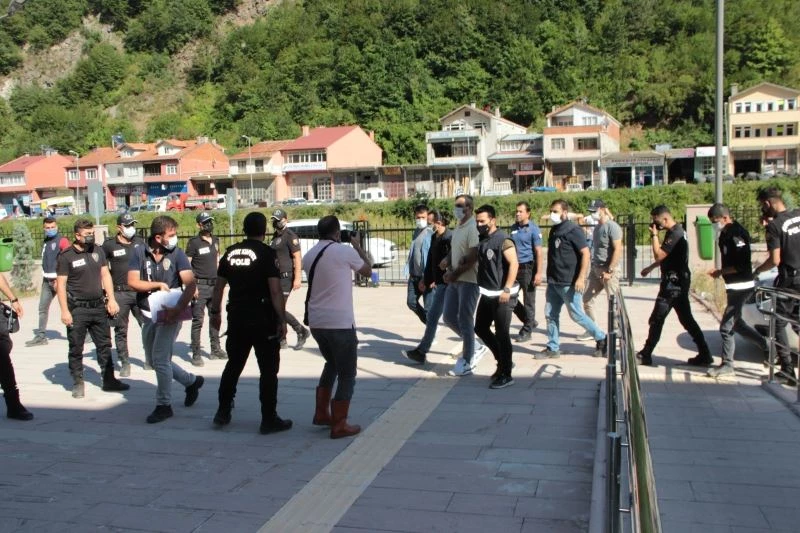 Ölçer Apartmanı’nın müteahhidi tutuklanarak cezaevine gönderildi
