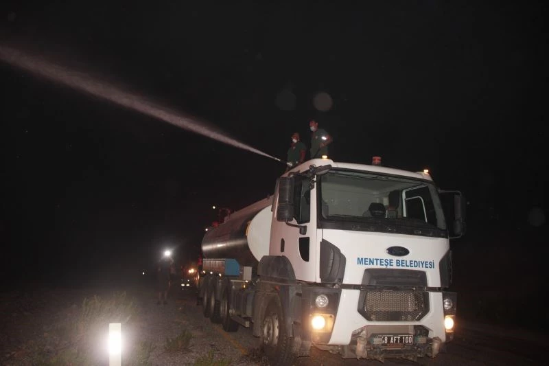 18 tonluk su tankerleri yangınlarda önemli rol aldı
